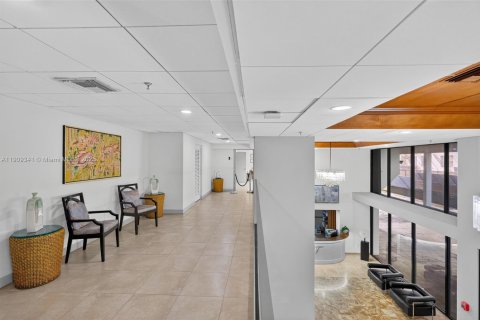 Copropriété à louer à Miami Beach, Floride: 1 chambre, 91.69 m2 № 1965496 - photo 8