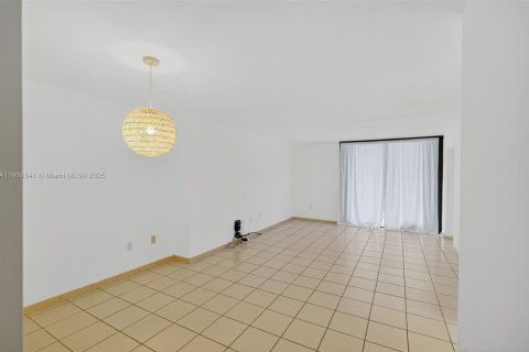Copropriété à louer à Miami Beach, Floride: 1 chambre, 91.69 m2 № 1965496 - photo 13