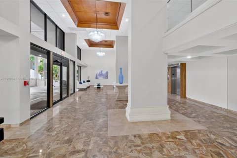 Copropriété à louer à Miami Beach, Floride: 1 chambre, 91.69 m2 № 1965496 - photo 4
