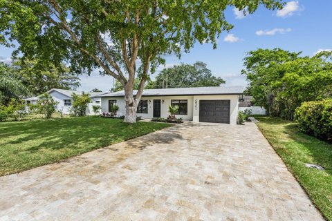 Casa en alquiler en Delray Beach, Florida, 4 dormitorios, 134.52 m2 № 1104420 - foto 1