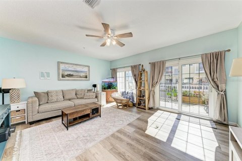 Townhouse in Bradenton Beach, Florida 2 bedrooms, 141.58 sq.m. № 2200386 - photo 20