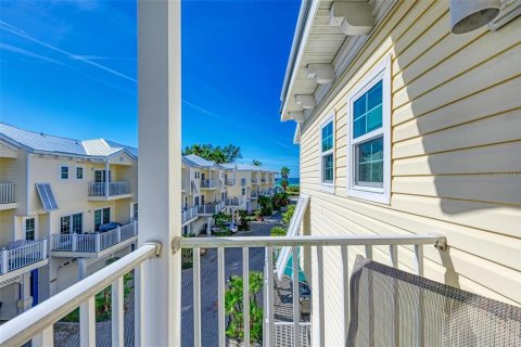 Townhouse in Bradenton Beach, Florida 2 bedrooms, 141.58 sq.m. № 2200386 - photo 28