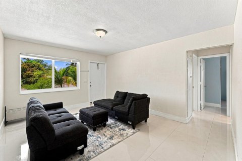 Villa ou maison à vendre à Lantana, Floride: 3 chambres, 92.9 m2 № 2307065 - photo 3