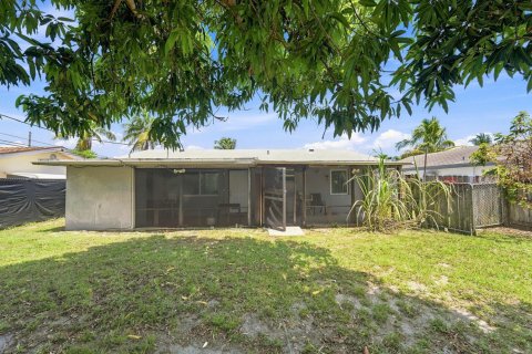 Villa ou maison à vendre à Lantana, Floride: 3 chambres, 92.9 m2 № 2307065 - photo 12