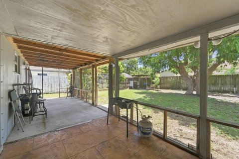 Villa ou maison à vendre à Lantana, Floride: 3 chambres, 92.9 m2 № 2307065 - photo 11