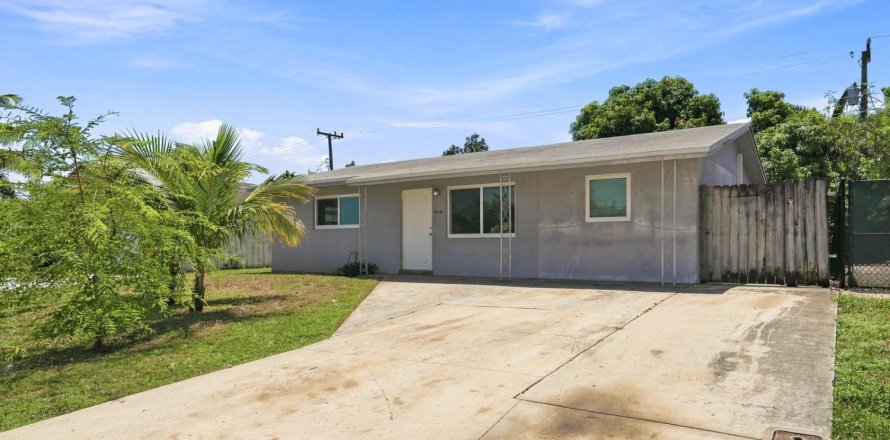 Villa ou maison à Lantana, Floride 3 chambres, 92.9 m2 № 2307065