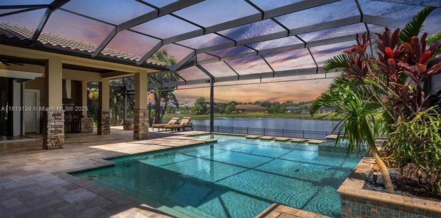 Villa ou maison à Bradenton, Floride 5 chambres, 479.47 m2 № 1969581