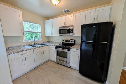 House in Orlando, Florida 3 bedrooms, 98.1 sq.m. № 1850027 - photo 3