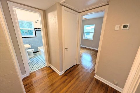 House in Orlando, Florida 3 bedrooms, 98.1 sq.m. № 1850027 - photo 16