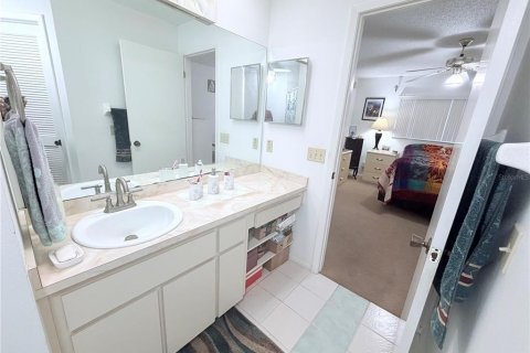 Villa ou maison à vendre à New Port Richey, Floride: 2 chambres, 89.56 m2 № 2235193 - photo 28