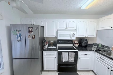 Villa ou maison à vendre à New Port Richey, Floride: 2 chambres, 89.56 m2 № 2235193 - photo 17
