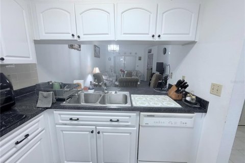 Villa ou maison à vendre à New Port Richey, Floride: 2 chambres, 89.56 m2 № 2235193 - photo 19
