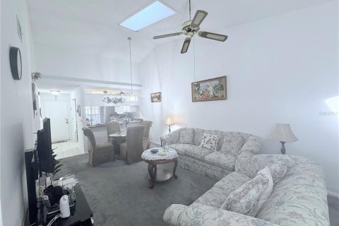 Villa ou maison à vendre à New Port Richey, Floride: 2 chambres, 89.56 m2 № 2235193 - photo 10