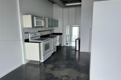 Condominio en venta en Miami, Florida, 1 dormitorio, 67.63 m2 № 2076962 - foto 6