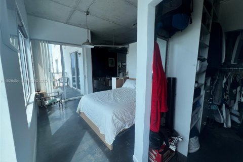 Condominio en venta en Miami, Florida, 1 dormitorio, 67.63 m2 № 2076962 - foto 23