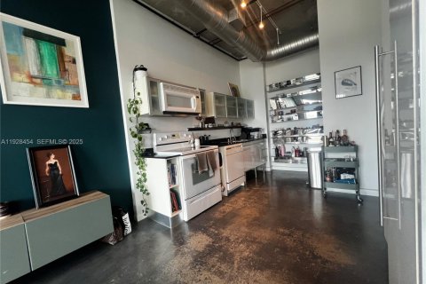 Condominio en venta en Miami, Florida, 1 dormitorio, 67.63 m2 № 2076962 - foto 22