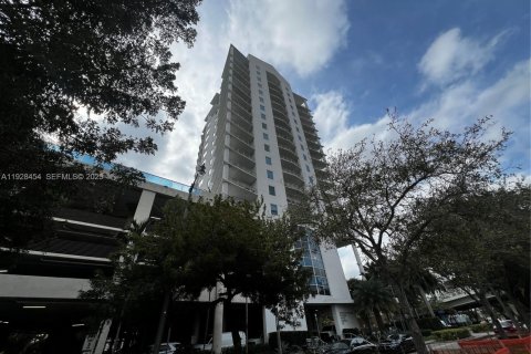 Condominio en venta en Miami, Florida, 1 dormitorio, 67.63 m2 № 2076962 - foto 3