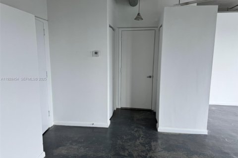 Condominio en venta en Miami, Florida, 1 dormitorio, 67.63 m2 № 2076962 - foto 9