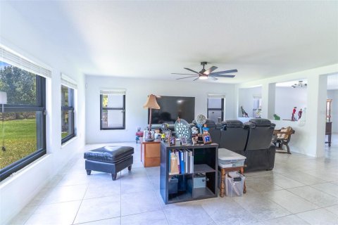 House in Kissimmee, Florida 4 bedrooms, 288.74 sq.m. № 2114390 - photo 4