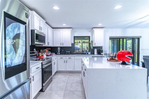 House in Kissimmee, Florida 4 bedrooms, 288.74 sq.m. № 2114390 - photo 8