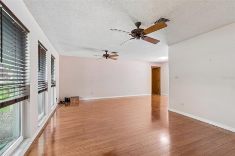 Villa ou maison à vendre à Palm Harbor, Floride: 3 chambres, 175.86 m2 № 2092186 - photo 25