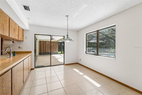 Villa ou maison à vendre à Palm Harbor, Floride: 3 chambres, 175.86 m2 № 2092186 - photo 9