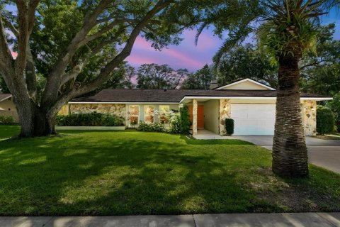 Villa ou maison à Palm Harbor, Floride 3 chambres, 175.86 m2 № 2092186