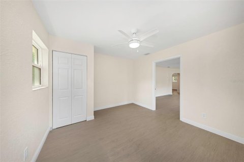 Villa ou maison à vendre à Saint Petersburg, Floride: 4 chambres, 177.07 m2 № 2419522 - photo 13