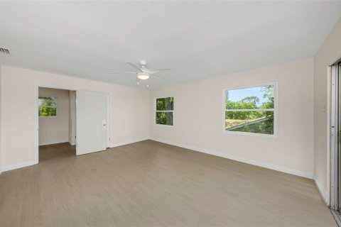 Villa ou maison à vendre à Saint Petersburg, Floride: 4 chambres, 177.07 m2 № 2419522 - photo 8