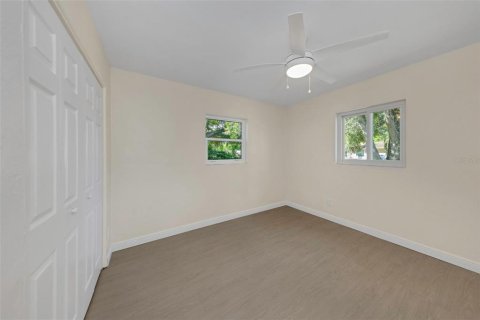 Villa ou maison à vendre à Saint Petersburg, Floride: 4 chambres, 177.07 m2 № 2419522 - photo 6
