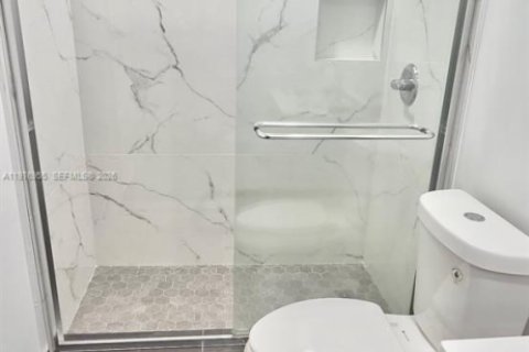 Condominio en alquiler en Coral Springs, Florida, 2 dormitorios, 68.56 m2 № 2044415 - foto 7