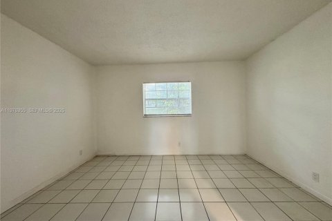 Condominio en alquiler en Coral Springs, Florida, 2 dormitorios, 68.56 m2 № 2044415 - foto 14