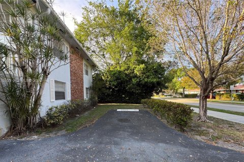 Condominio en alquiler en Coral Springs, Florida, 2 dormitorios, 68.56 m2 № 2044415 - foto 19