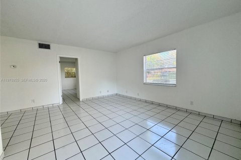 Condominio en alquiler en Coral Springs, Florida, 2 dormitorios, 68.56 m2 № 2044415 - foto 12