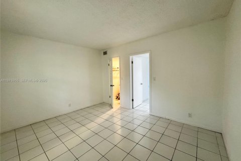 Condominio en alquiler en Coral Springs, Florida, 2 dormitorios, 68.56 m2 № 2044415 - foto 15