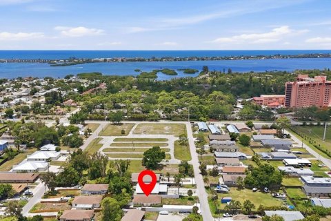 Immobilier commercial à vendre à Sarasota, Floride: 8 chambres, 111.39 m2 № 2101901 - photo 3