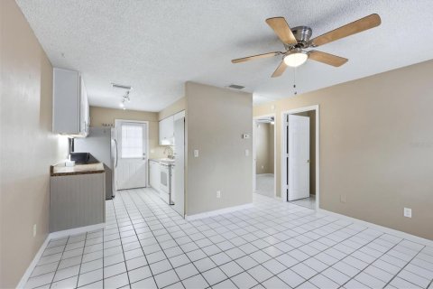 Immobilier commercial à vendre à Sarasota, Floride: 8 chambres, 111.39 m2 № 2101901 - photo 9