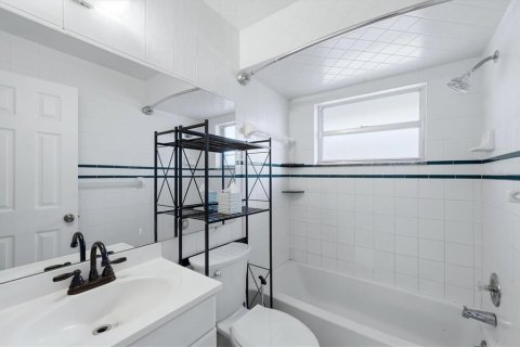 Immobilier commercial à vendre à Sarasota, Floride: 8 chambres, 111.39 m2 № 2101901 - photo 22