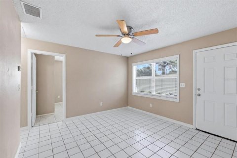 Immobilier commercial à vendre à Sarasota, Floride: 8 chambres, 111.39 m2 № 2101901 - photo 11