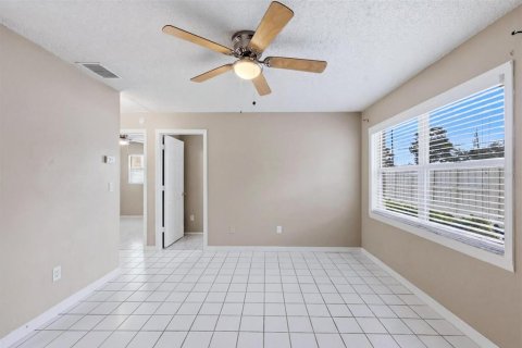 Immobilier commercial à vendre à Sarasota, Floride: 8 chambres, 111.39 m2 № 2101901 - photo 10