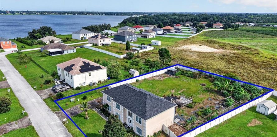 Villa ou maison à Eagle Lake, Floride 5 chambres, 274.25 m2 № 2412743