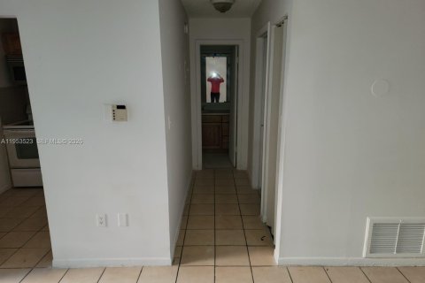 Copropriété à louer à Palmetto Bay, Floride: 1 chambre, 61.69 m2 № 2007892 - photo 2