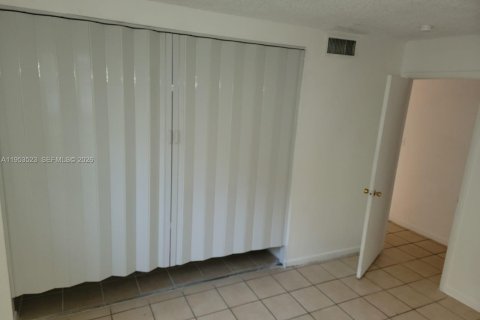 Copropriété à louer à Palmetto Bay, Floride: 1 chambre, 61.69 m2 № 2007892 - photo 9