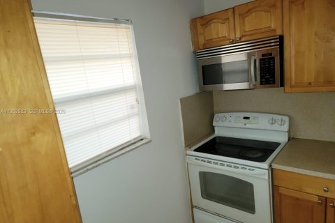 Copropriété à louer à Palmetto Bay, Floride: 1 chambre, 61.69 m2 № 2007892 - photo 12