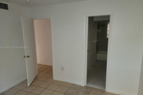 Copropriété à louer à Palmetto Bay, Floride: 1 chambre, 61.69 m2 № 2007892 - photo 6