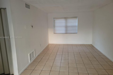 Copropriété à louer à Palmetto Bay, Floride: 1 chambre, 61.69 m2 № 2007892 - photo 5