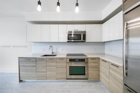 Condominio en venta en Miami, Florida, 1 dormitorio, 64.66 m2 № 2068788 - foto 9