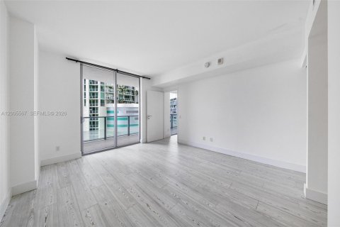 Condominio en venta en Miami, Florida, 1 dormitorio, 64.66 m2 № 2068788 - foto 17