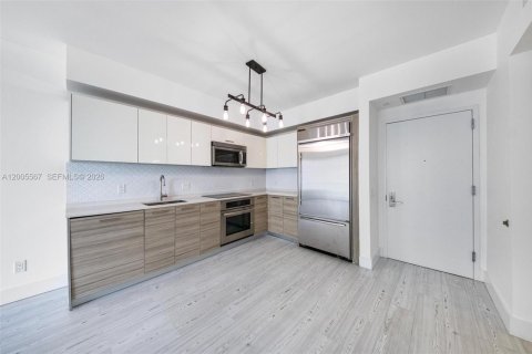 Condominio en venta en Miami, Florida, 1 dormitorio, 64.66 m2 № 2068788 - foto 18