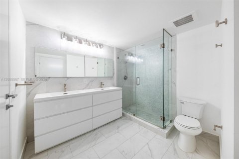 Condominio en venta en Miami, Florida, 1 dormitorio, 64.66 m2 № 2068788 - foto 12